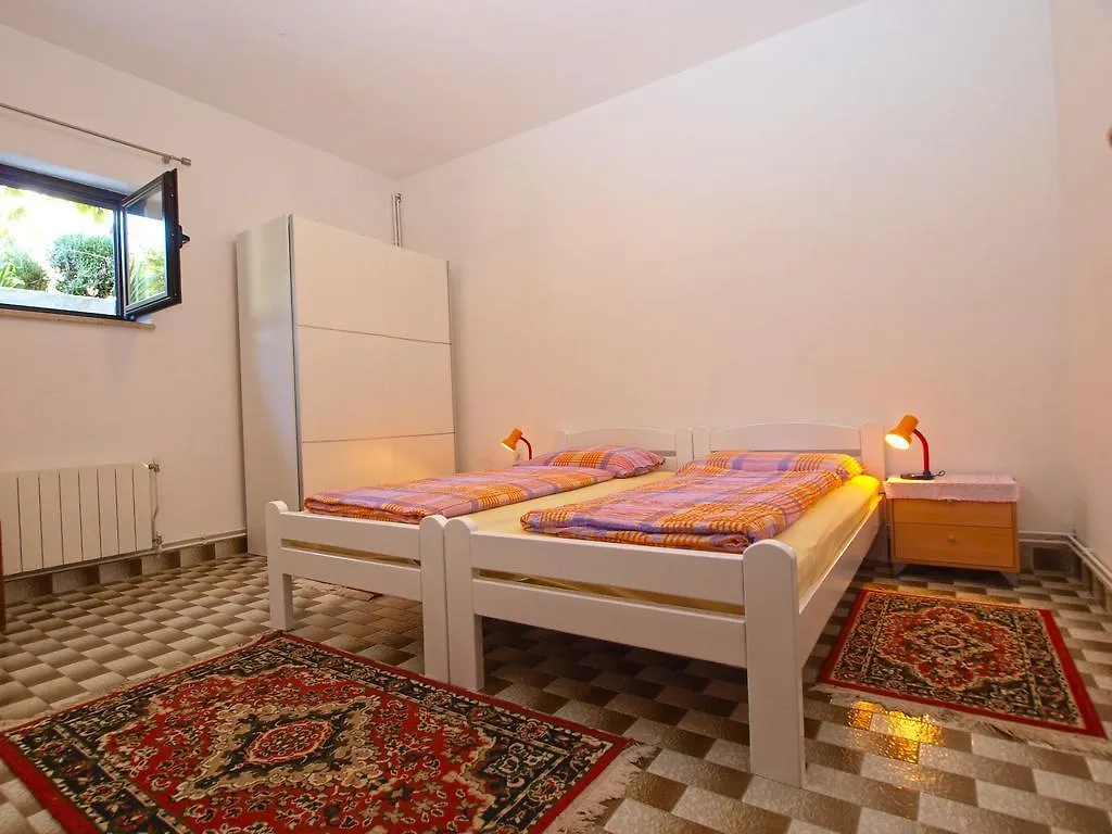 Apartment Burmy Pula Guest house